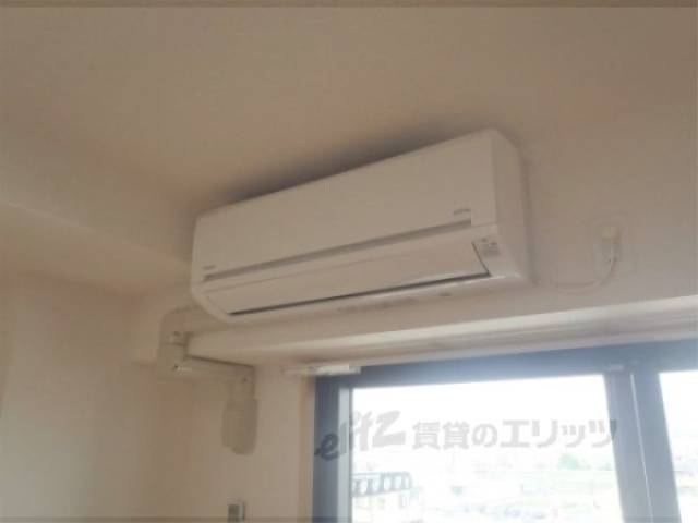 エアコン　リビング