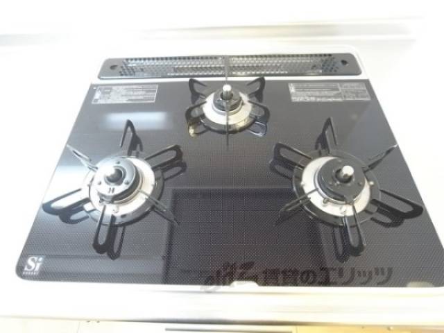 キッチン　3口コンロ