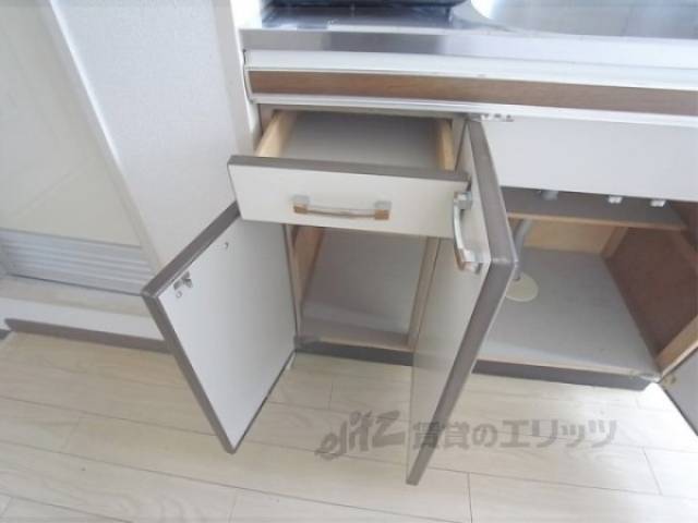 キッチン　下部収納