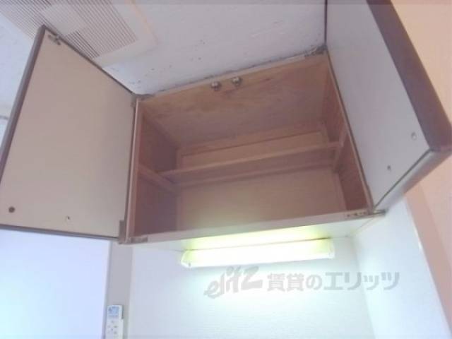 キッチン　上部棚