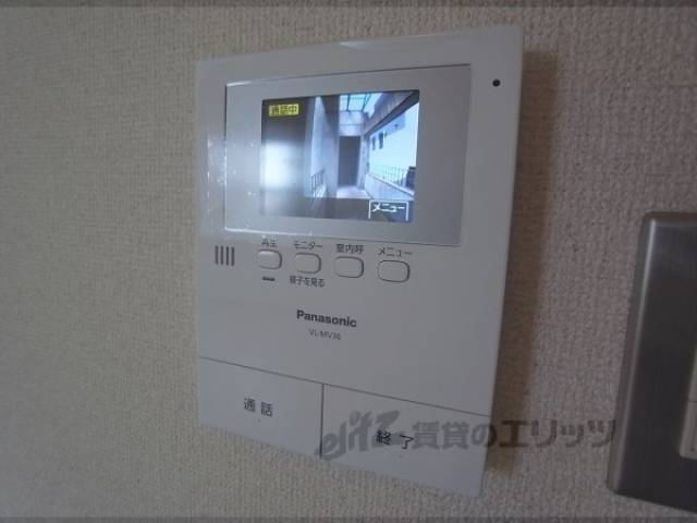 テレビインターホン　訪問者の顔も写ります。