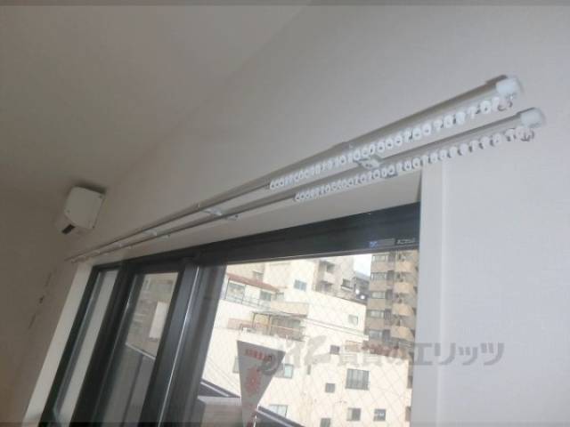 リビング　カーテンレール