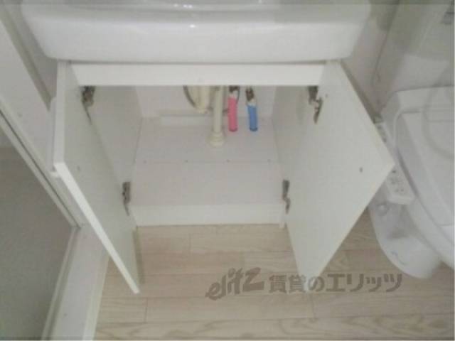 洗面所　下部収納