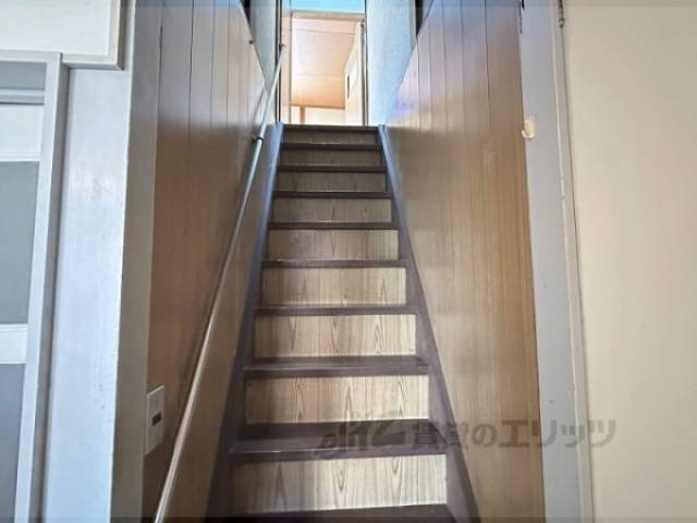 廊下　階段