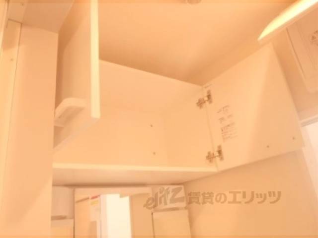 洗面所　洗面所上部棚