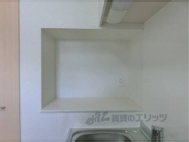 キッチン横の収納