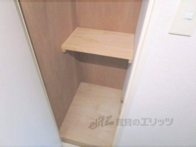 収納　玄関横収納