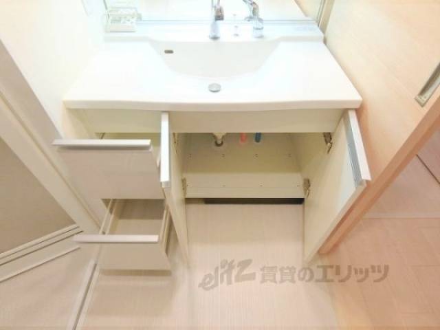 洗面所　下部収納