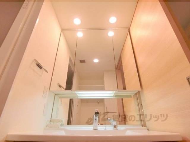 洗面所　上部収納