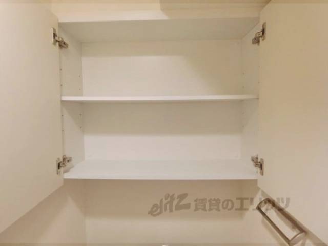 トイレ　上部収納