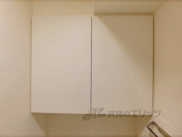 トイレ　上部収納