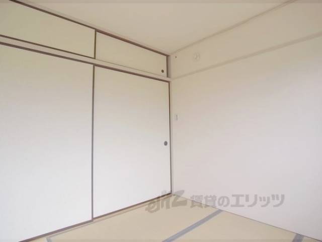 和室　南東側　和室　4.5帖のお部屋です。