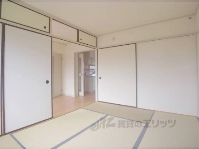 和室　北西側　和室　4.5帖のお部屋です。