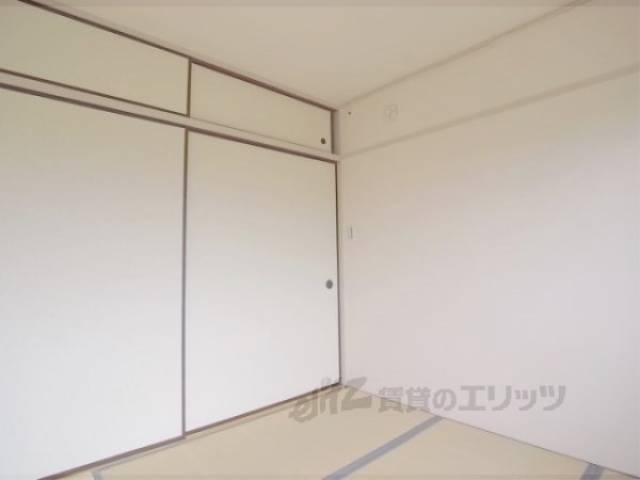 和室　南東側　和室　4.5帖のお部屋です。