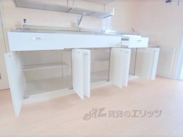 キッチン　下部収納