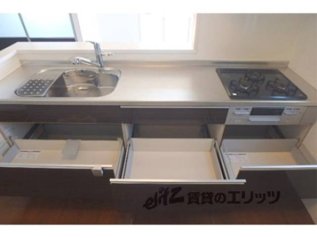キッチン　キッチン下部収納