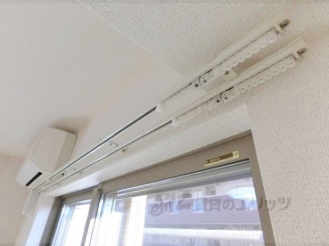 カーテンレール