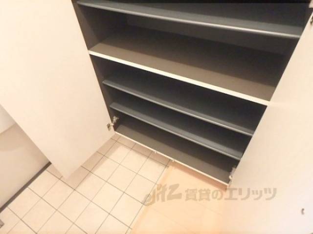 下駄箱　階段