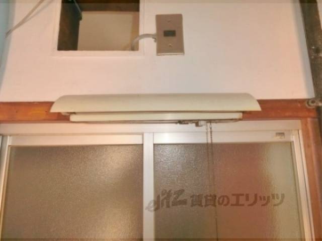 キッチン　キッチン上部窓