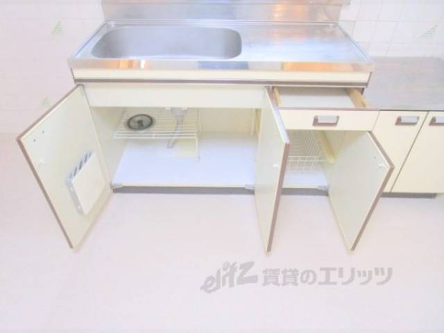 キッチン　下部収納