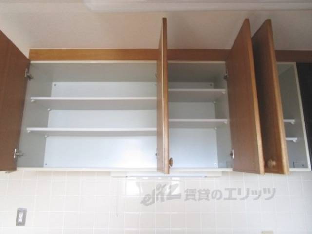 キッチン　上収納