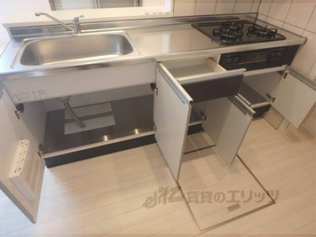 キッチン　下部収納
