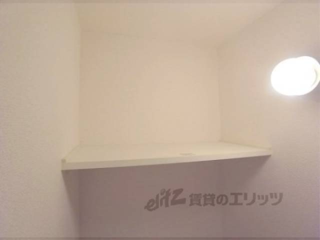 トイレ　上部収納