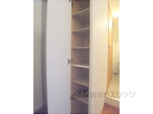 下駄箱　下駄箱も広いです。