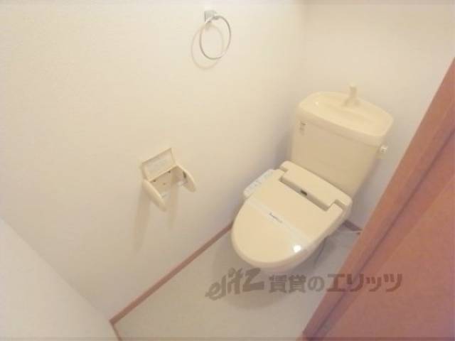 トイレ　洗浄機能付きトイレです。