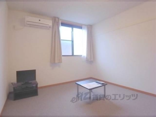 居室　東向きで日当たりも良好です。