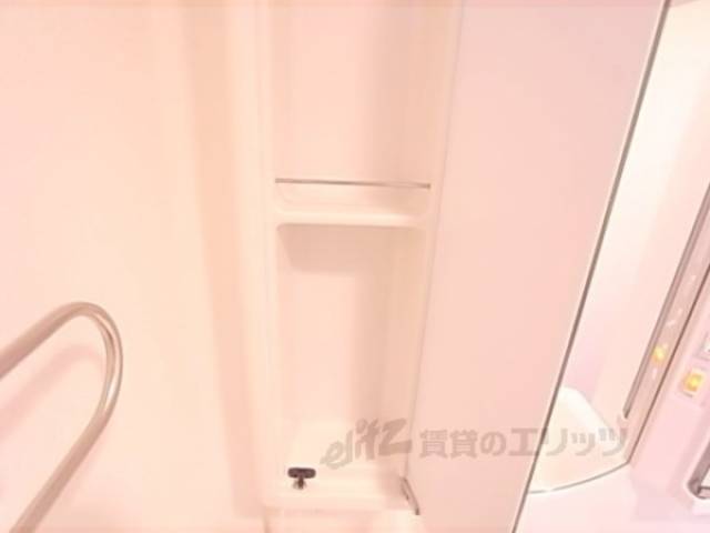 洗面所　洗面化粧台：収納場所