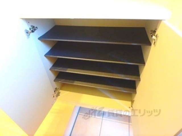 下駄箱　2階