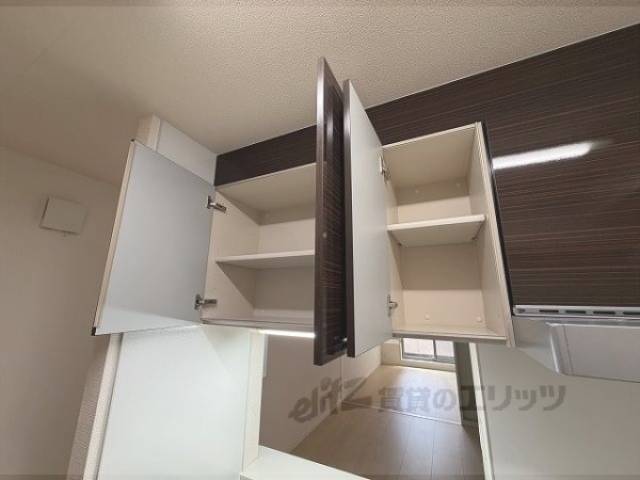 キッチン　上部収納