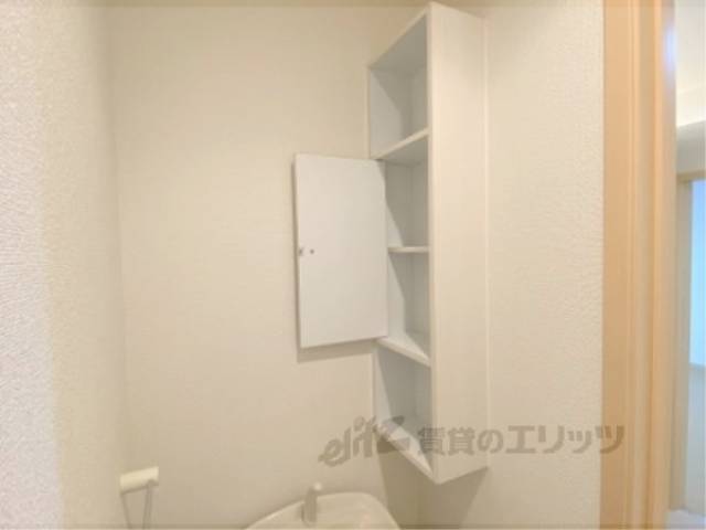 収納　トイレ上段