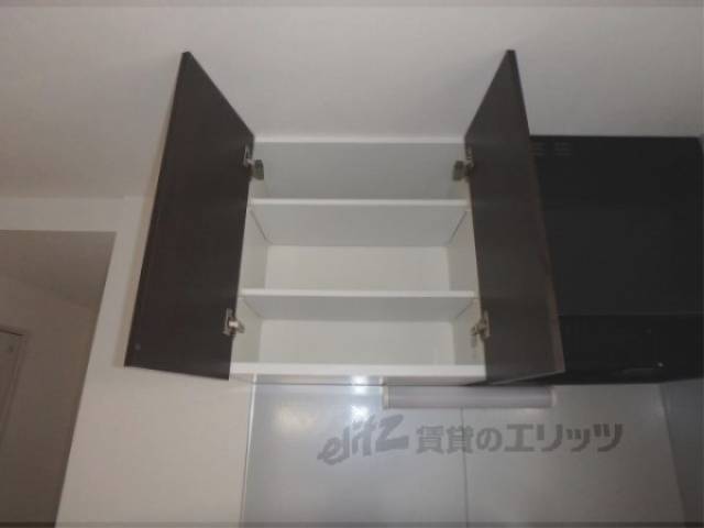 キッチン　キッチン上部収納