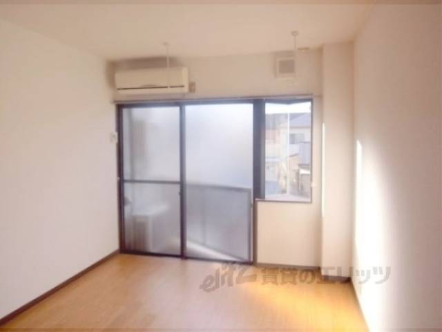 洋室　7.5帖の広さです。