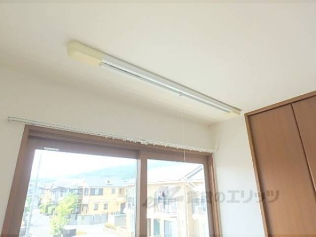 洋室　室内物干し