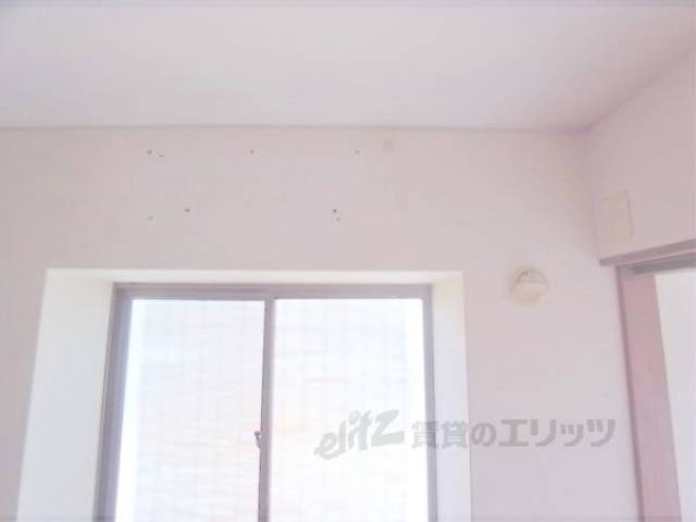 エアコン　設置スペース