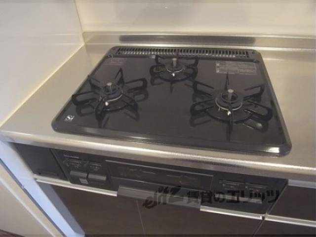キッチン　3口ガスコンロ