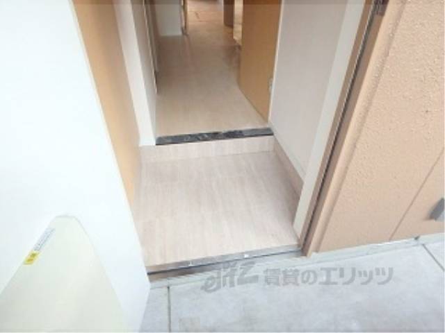 玄関　建築中
