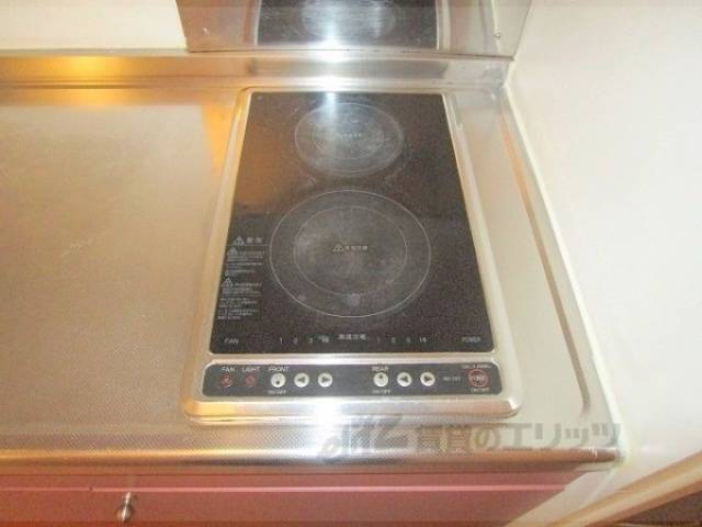 キッチン　電気コンロ