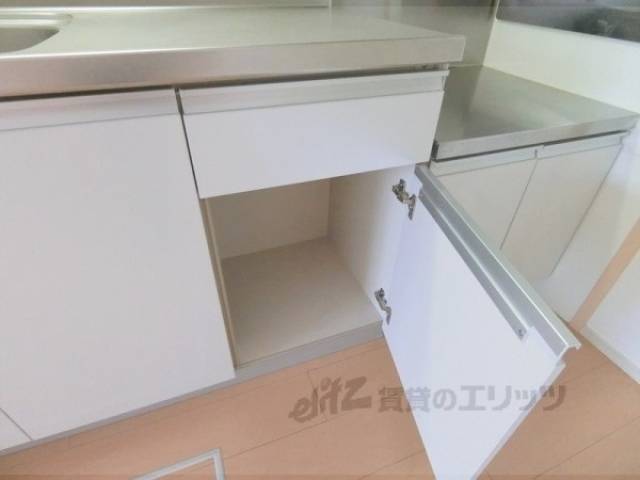 キッチン　下部収納