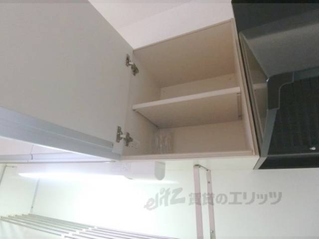 キッチン　上部収納