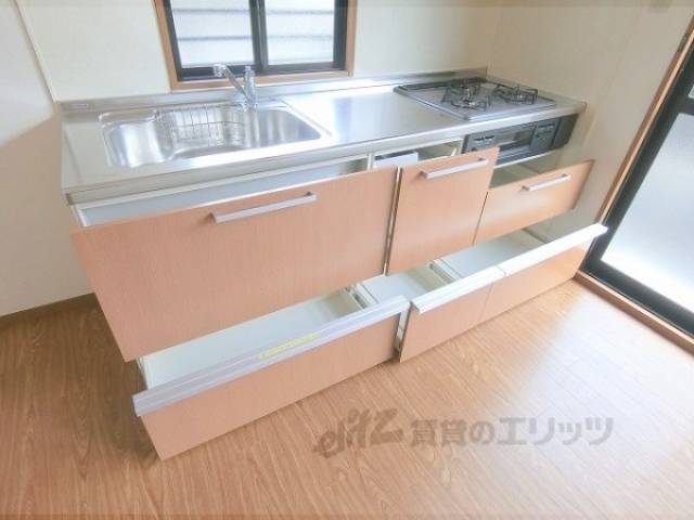 キッチン　下部収納