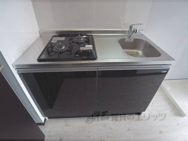 キッチン　同タイプマンションの写真です。