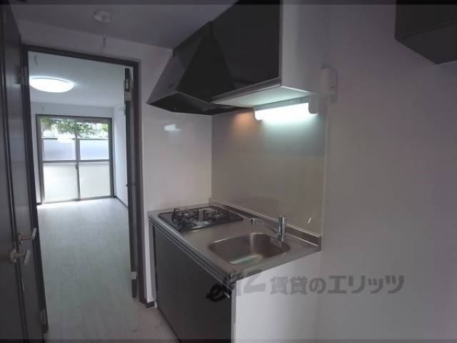 キッチン　同タイプマンションの写真です。