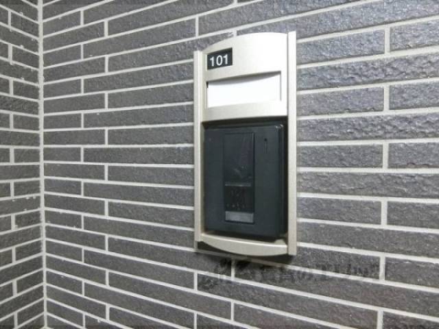 玄関　インターホン