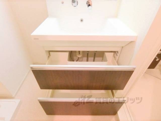 洗面所　下部収納