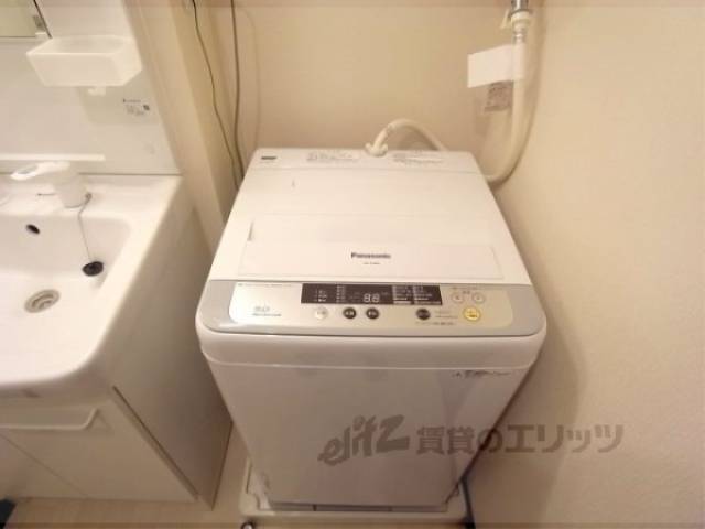 洗濯機置場　洗濯機