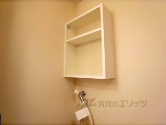 洗面所　洗濯機上の収納です